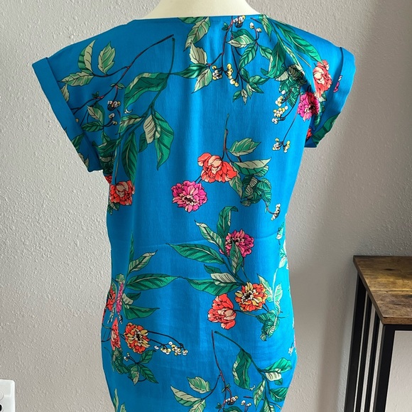 Express crisscross v neck grammercy top - Picture 2 of 4